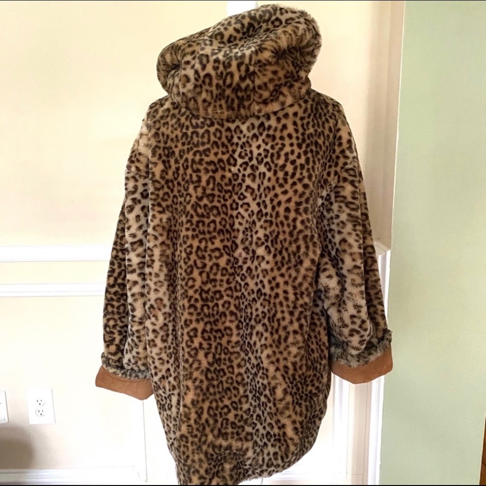 VINTAGE Leopard Suede and Faux Fur Coat - Picture 4 of 13